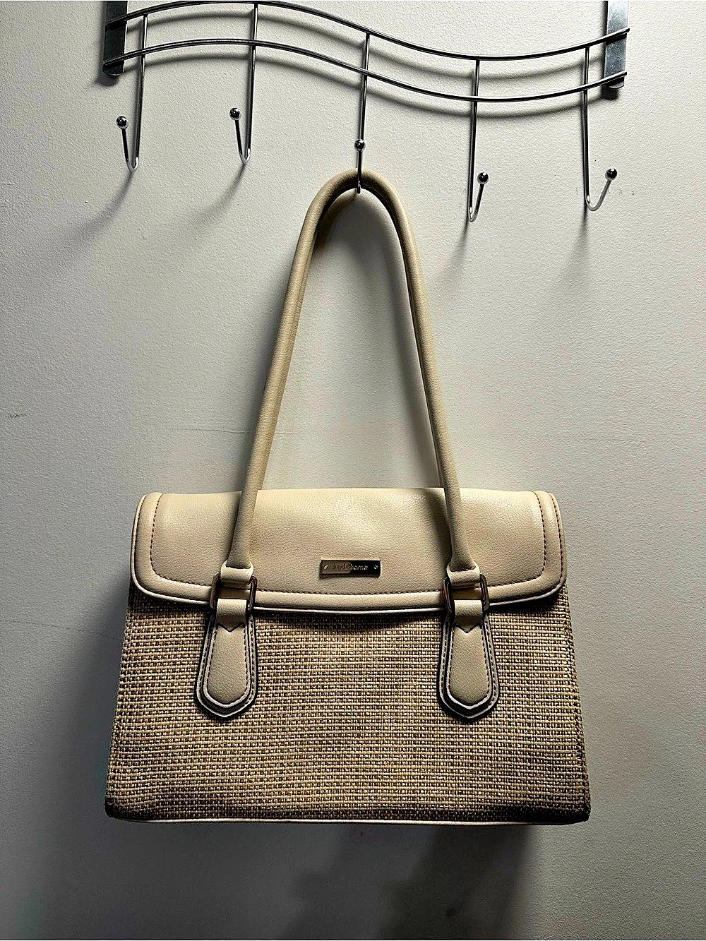 Liz Claiborne Woven Shoulder Bag in Beige & Brown